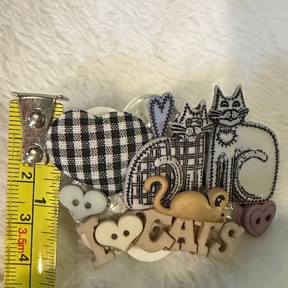 Cat Button Brooch - Picture 4 of 5